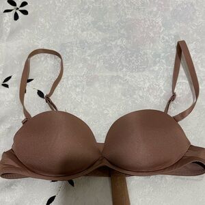 SKIMS ULTIMATE STRAPLESS PUSH-UP BRA COLOR SIENNA